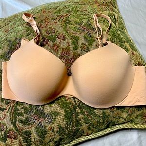 Victoria’s Secret lined Demi bra